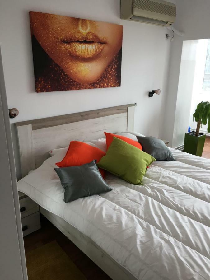 Old City Center - Unirii Panoramic Flat บูคาเรสต์ ภายนอก รูปภาพ